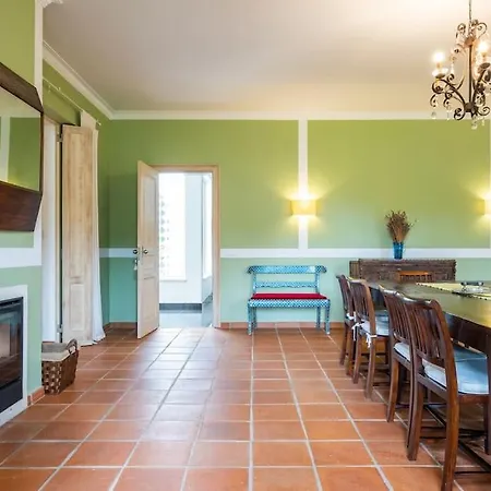 Luxurious Sprawling In Del Rey