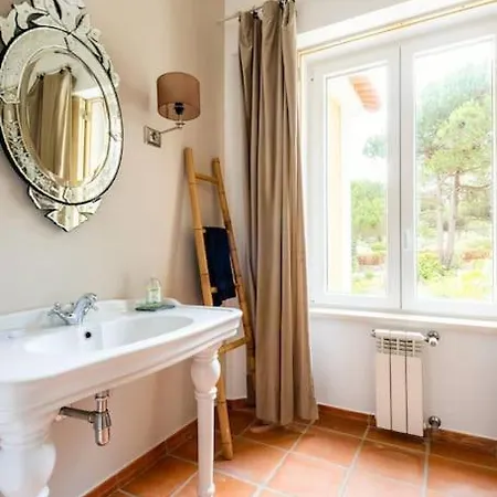 Luxurious Sprawling In Del Rey *