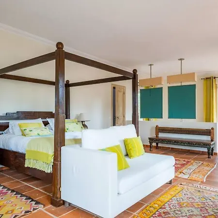 Luxurious Sprawling In Del Rey *