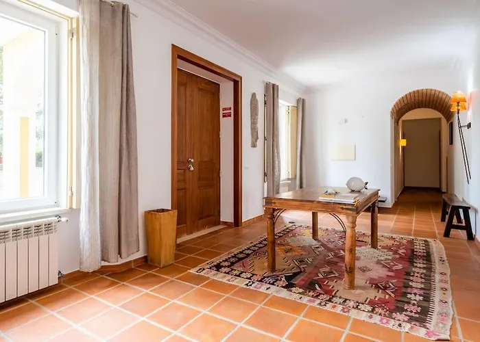 Luxurious Sprawling In Del Rey Amoreira